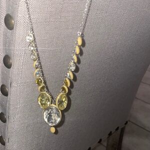 - RARE! VINTAGE SWAROVSKI Tiered Topaz Clear Oval 20 Stones 15” Necklace Y…